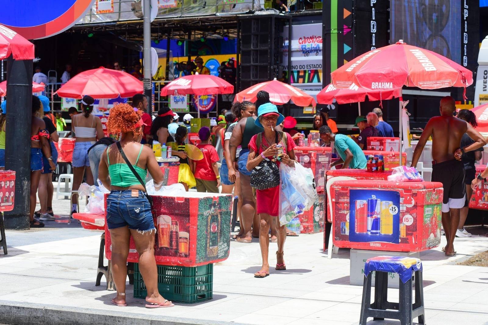 Inscrições para ambulantes que desejam trabalhar no Carnaval e em outras festas encerram nesta quarta (21)