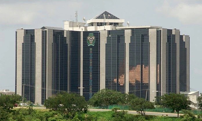 Imagem da matéria: O ADC exige provas enquanto o APC critica o Atiku por salários não pagos