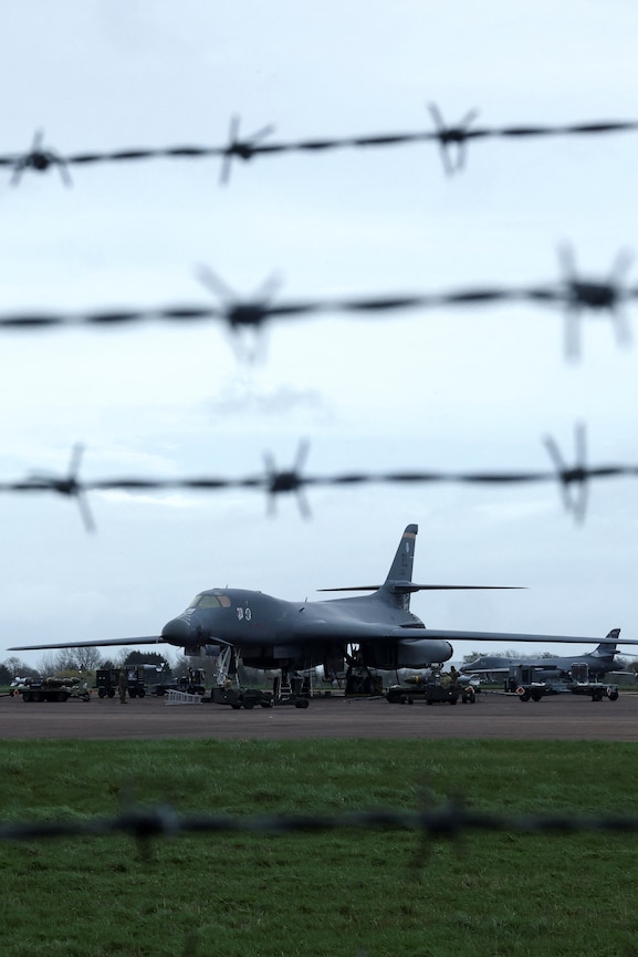Detiveram no Reino Unido dois suspeitos por seus vínculos com o Irã após o incidente na base aérea de Fairford
