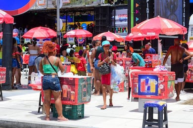 Inscrições para ambulantes que desejam trabalhar no Carnaval e em outras festas encerram nesta quarta (21)
