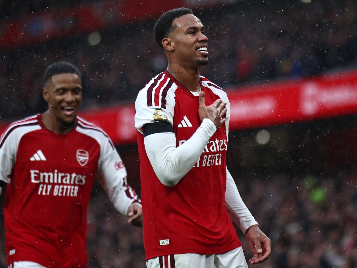 Com gol de Gabriel Magalhães, Arsenal vence o Everton e encosta na liderança da Premier League