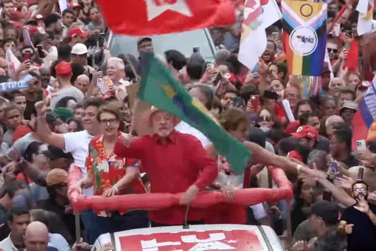 Em MG, Lula fala a empresários: "Ninguém vai ter prejuízo com fim da 6x1"
