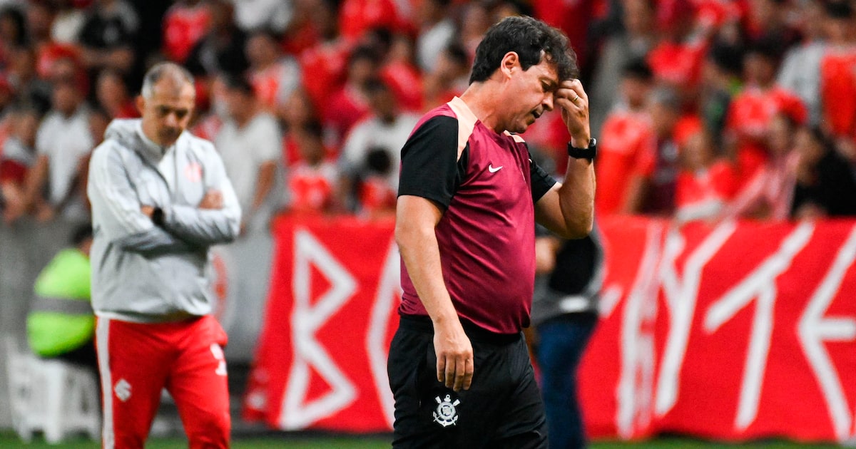 Corinthians demite Fernando Diniz após sétima derrota seguida com time na beira do rebaixamento