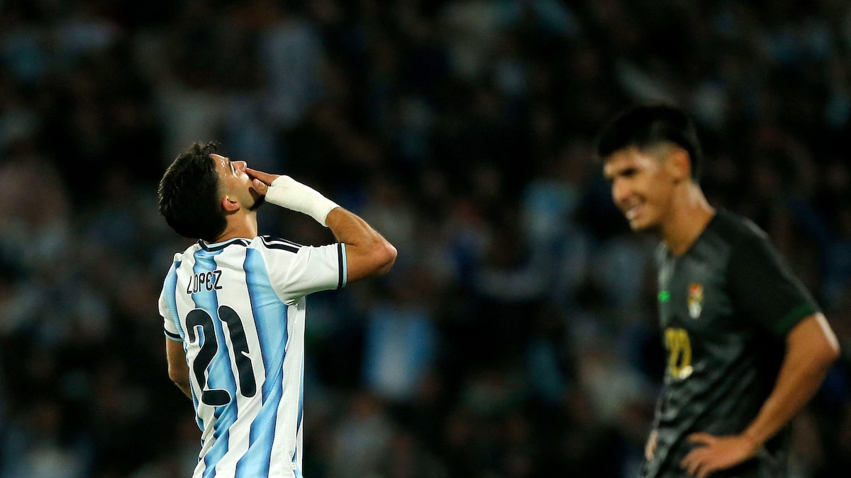 Messi apenas assiste a goleada argentina sobre a Bolívia com primeiro gol de Flaco López