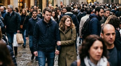 Erich Fromm, psicoanalista, sobre las parejas: “Si una persona ama solo a otra y es indiferente a todas las demás, su amor no es amor, sino un apego simbiótico o egoísmo ampliado”