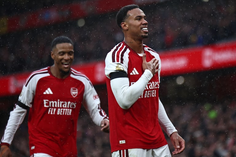 Com gol de Gabriel Magalhães, Arsenal vence o Everton e encosta na liderança da Premier League