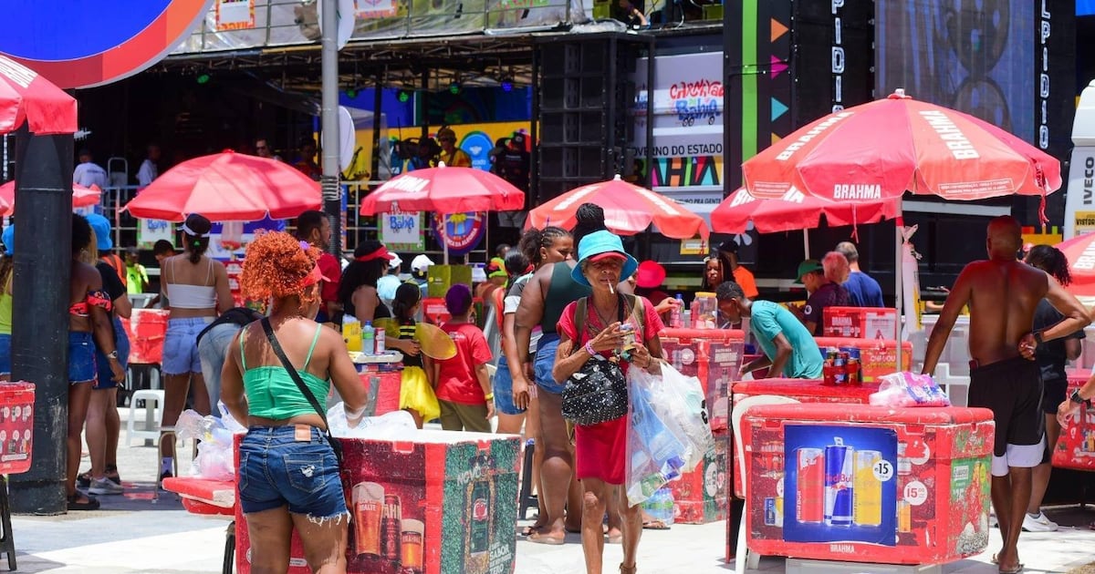 Inscrições para ambulantes que desejam trabalhar no Carnaval e em outras festas encerram nesta quarta (21)
