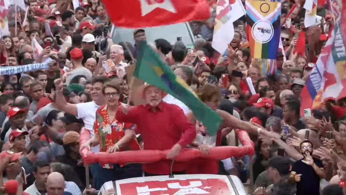 Em MG, Lula fala a empresários: "Ninguém vai ter prejuízo com fim da 6x1"